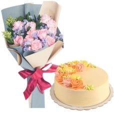 11 Pink Roses with Vanilla Message Cake By Max's