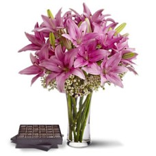 Lilies Perfume + CHOCS! (6 Stems of Lilies + CHOCOLATES)