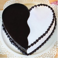 Heart Chocolicious Vanilla Cake (Heart Chocolicious Vanilla Cake 1 Kg)