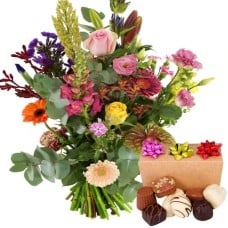 Garden Surprise bouquet + 300 grams of candies (Medium bouquet + Handmade candies 300 grams)
