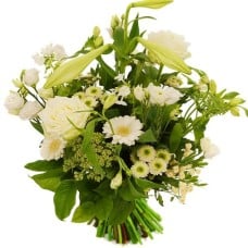 Playful bouquet of white flowers (Playful bouquet of medium white shades)