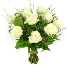 10 white roses or choose the number of roses yourself (10 White rose with leaf material)