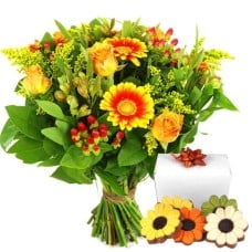 Bouquet of orange gel + chocolate flowers (Goed bezig box small + 140 grams of chocolate flowers)