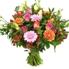 Lucky find orange and pink bouquet (Medium bouquet mixed orange-pink shades)