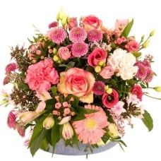 Biedermeier pink flower arrangement from 25 cm (Biedermeier medium flower arrangement pink shades)