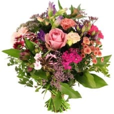 Seasonal flowers pink and purple (Seasonal bouquet medium pink and purple)