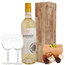 White wine wine glasses 150 grams of candy (Strong white wine + 150 grams of candies + 2 wine glasses packed in a luxury gift box)