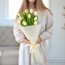 10 White Tulips Bouquet (Classic)