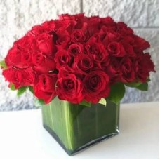 Red Roses In Square Vase (Classic)