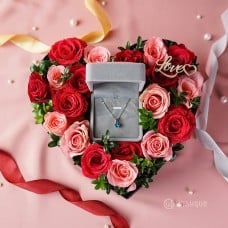 Fresh Roses & Pendant With Love Heart Box - Blue
