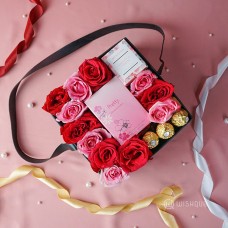 Dozen Roses Elizabeth Arden Pretty Luxury Gift Box
