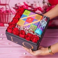 Luxury Rose Gift Box with Spa Ceylon Voucher