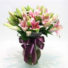 Lily Vase (Medium)