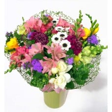 Captured summer-bright seasonal flowers (Premium)