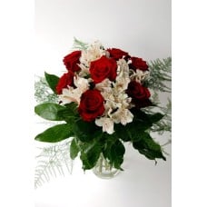 A bouquet of red roses and ancestor (Premium)