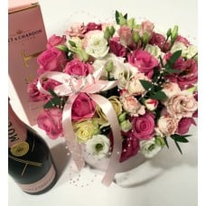 Glamorous Gift: Pink and White Roses in a round giftbox and Rose Champagne