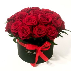 Red Roses in a round giftbox