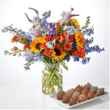 The Full Nest Bouquet and Berry Bundle (Standard Bouquet with Berries)