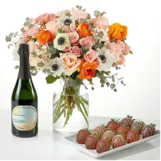 Touch of Honey Bouquet, Berry, and Wine Gift Set