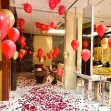 Bedroom Petals & Balloons Decoration