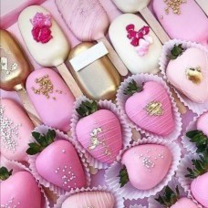 Pink Dipped Strawberries & Cakesicles (6 Strawberry & 3 Cakesicles)