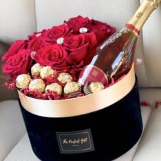 White Luxury Gift Hamper (HALAL)