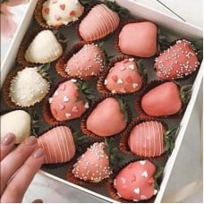 Blush Swiss Chocolate-Dipped Strawberries
