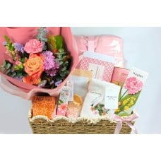 Mum's Moment Gift Basket