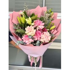 Lily Love Bouquet (Small)
