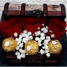 MINI TRUNK WITH ROSES AND FERRERO
