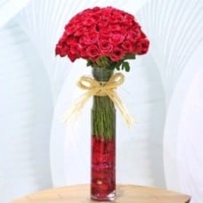 Stylish Arrangement Of Roses (35 Roses)