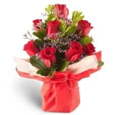 ARRANGEMENT OF 15 FRENZY ROSES (Standard)