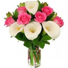 6 pink Roses , 4 Calla Lilies (Standard)