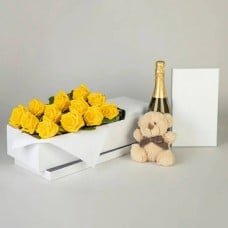 Romantic Roses Grande in Yellow