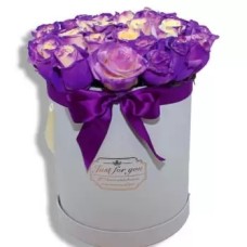 Purple coloured roses in a hat box (Standard)