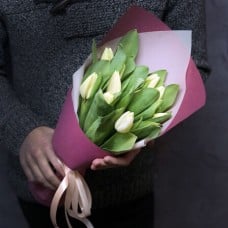 11 white tulips (Usual)