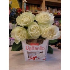 Bouquet Of 5 White Roses& Chocolates Box Raffaello