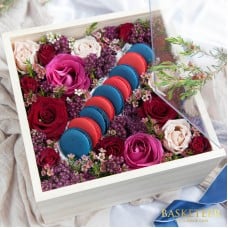 Macaron With Blushing Beauty Flowers