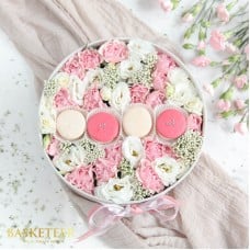 Macaron With Sweet Love Flowers