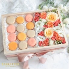 Macaron With Enduring Love Flowers