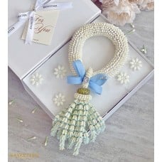 Luxurious Garland Box for Mum