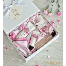 Scarf and Spa Gifts Box