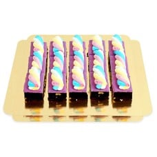 15 brownies with marshmallow decoration