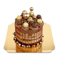Cake with Rocher® chocolates