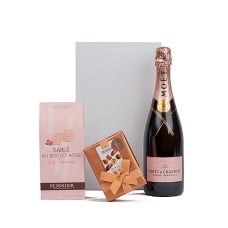 Moet & Chandon Rose Champagne ,75cl & Sweets