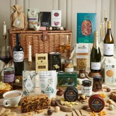 The Deluxe Food and Wine Hamper