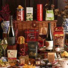 Luxury Bearing Gifts Christmas Hamper