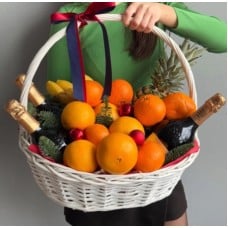 Gift Basket "New Year's Tropics"