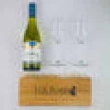 Oyster Bay Chardonnay and Glasses Gift Box