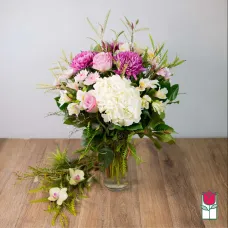 Beretania's Graceful Bouquet (Seasonal Varieties Vary)
